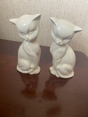 Vintage Siamese Cat Figurines